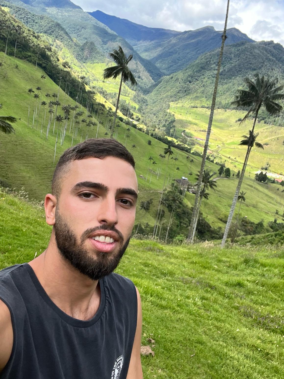 Eliran traveling